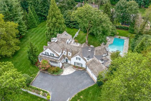 261 Hollow Tree Ridge Rd, Darien, CT, 06820-3908 | Card Image