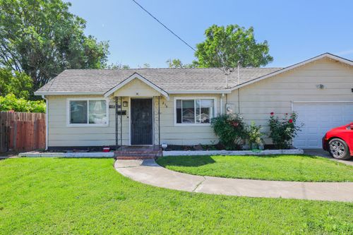 218 Plane Ave, Woodland, CA, 95695-2733 | Card Image