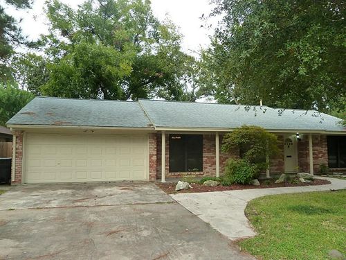 9122 Western Dr, Houston, TX, 77080-8009 | Card Image