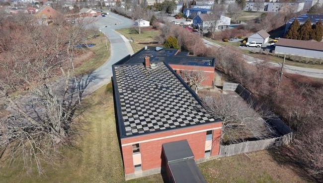 911 W Main Rd, Home with 0 bedrooms, 0 bathrooms and null parking in Middletown RI | Image 21