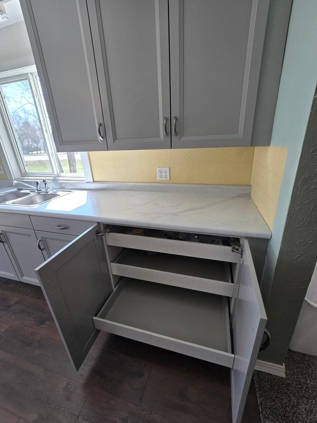 821 7 Th St Sw, House other with 2 bedrooms, 2 bathrooms and null parking in Pipestone MN | Image 8