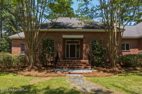 131 Hunt Cir, Madison, MS, 39110-8650 | Card Image