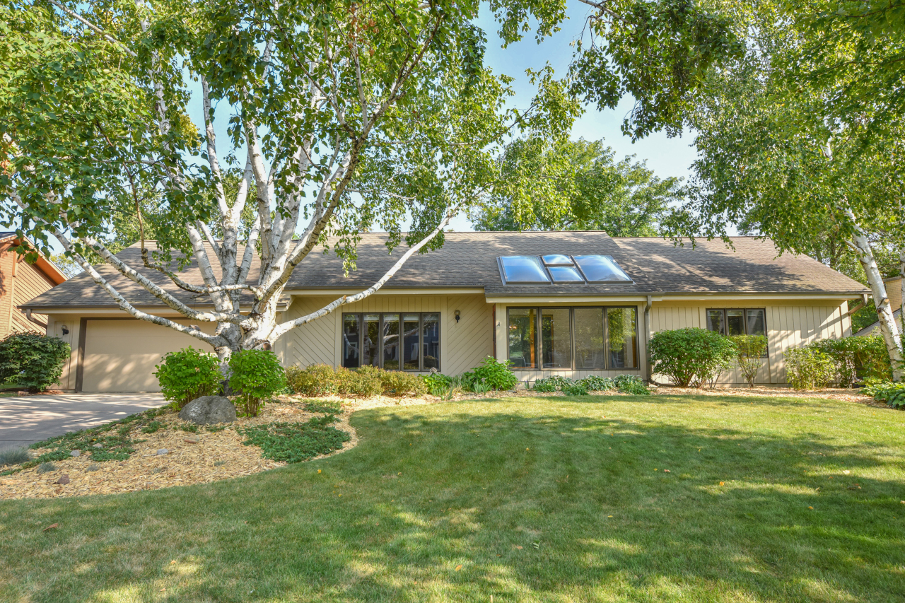 Coventry Dr, Franklin, WI 53132