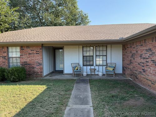 5211 Roadrunner Dr, Durant, OK, 74701-2448 | Card Image