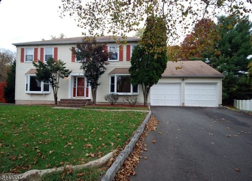 6 Heather Ln, Middlesex, NJ, 08846-1351 | Card Image