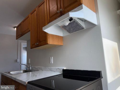 apt-3-706 Chain St, NORRISTOWN, PA, 19401-3758 | Card Image