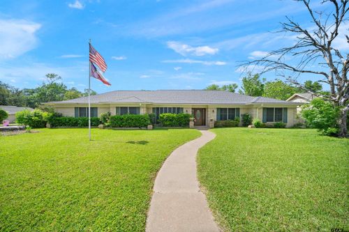 811 Trenton Dr, Tyler, TX, 75703-1128 | Card Image