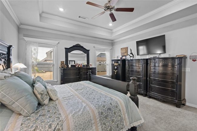 Light and bright master bedroom. | Image 19