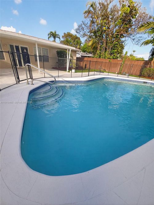 3608 Cleveland St, Hollywood, FL, 33021-4923 | Card Image