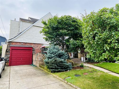 428 Beach 131st St, Far Rockaway, NY, 11694-1537 | Card Image