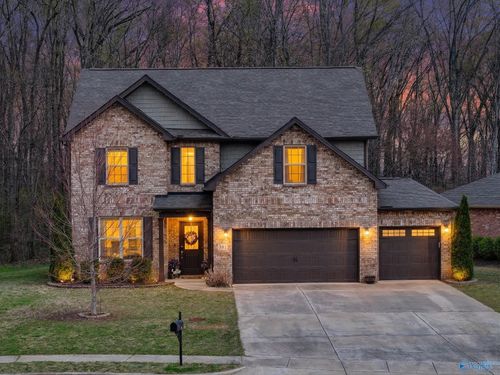 381 Willow Bank Cir, Decatur, AL, 35603-7805 | Card Image