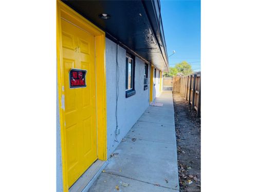 1538 Clinton St, Aurora, CO, 80010-2041 | Card Image