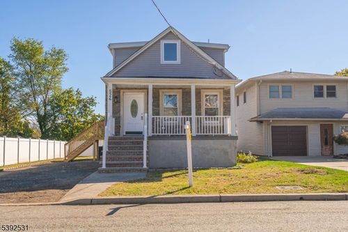 524 Bamford Ave, Woodbridge, NJ, 07095-3708 | Card Image