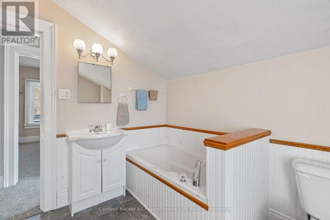 264 Huron Rd, House other with 3 bedrooms, 2 bathrooms and 22 parking in Goderich ON | Image 27