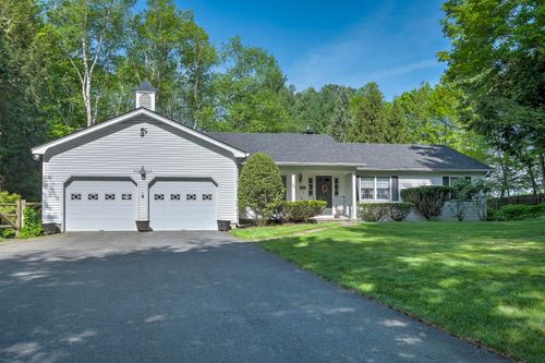 23 Meeting House Ln, Brattleboro, VT, 05301-9165 | Card Image