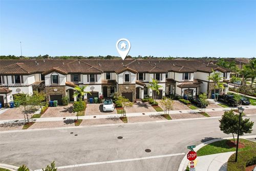 18431 Nw 89th Ct, Hialeah, FL, 33018-6531 | Card Image