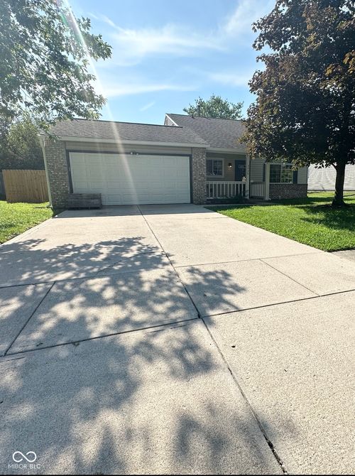 3930 Sarasota Dr, Franklin, IN, 46131-8520 | Card Image