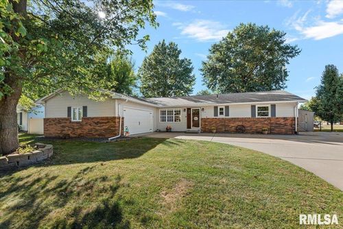 114 Velda St, Farmersville, IL, 62533-7849 | Card Image