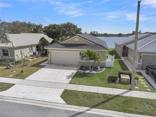 9900 Grand Duke Cir, Tamarac, FL, 33321-6328 | Card Image