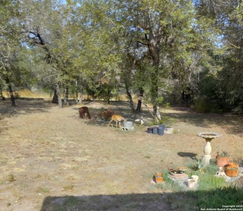 895 Gayle Ln, Poteet, TX, 78065-4605 | Card Image