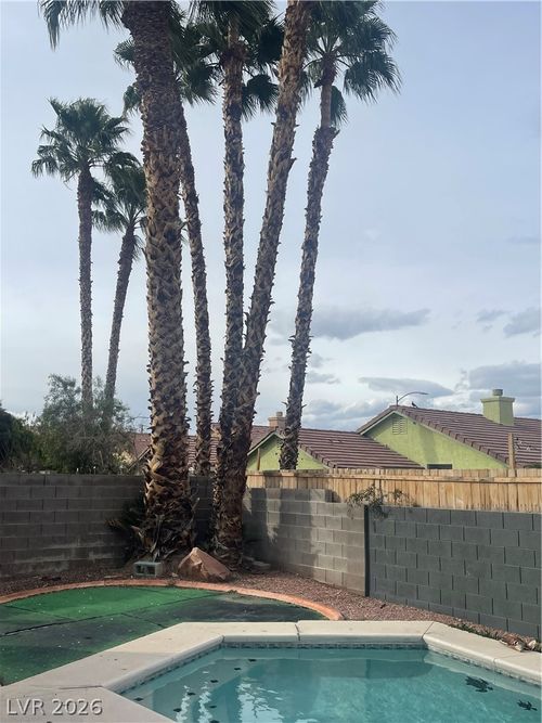 6612 Tampa Ct, Las Vegas, NV, 89108-7039 | Card Image