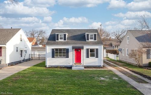 14732 Grapeland Ave, Cleveland, OH, 44111-2129 | Card Image