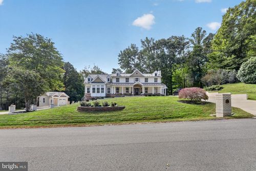 8848 Clinton Dr, Nokesville, VA, 20181-3203 | Card Image