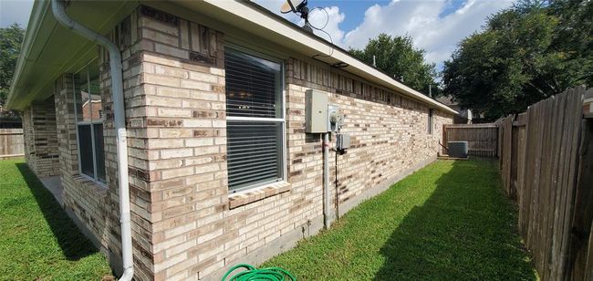 Side of House | Image 36