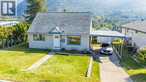 3317 3rd Ave, Castlegar, BC, V1N2R5 | Card Image