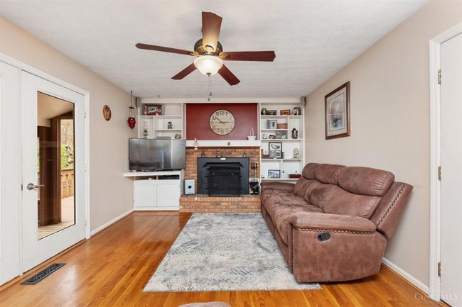 Wood-Burning Fireplace | Image 22