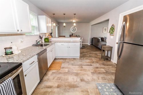 1205 Lancaster St, Lapeer, MI, 48446-4408 | Card Image