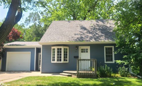 707 E 27th St S, Newton, IA, 50208-4238 | Card Image