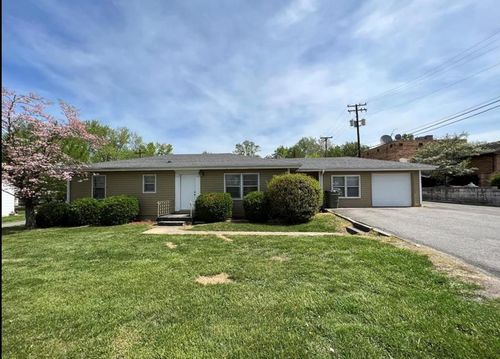 1604 E 9th St, Hopkinsville, KY, 42240-4430 | Card Image