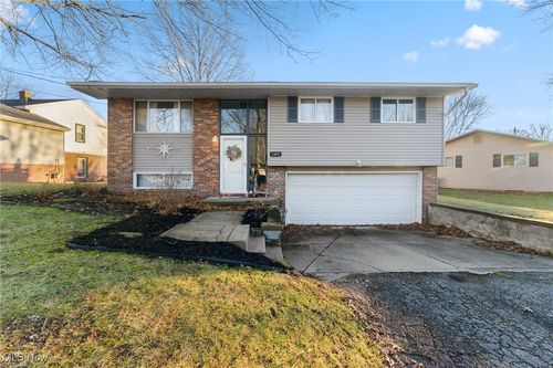 1403 Sunny Drive, Girard, OH, 44420 | Card Image