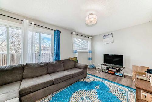 57-5520 1 Ave Se, Calgary, AB, T2A5Z7 | Card Image