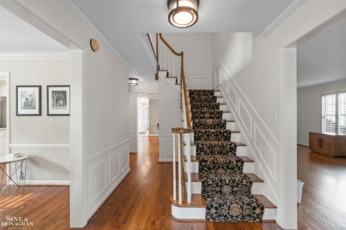 55 Stanton Ln, Grosse Pointe Farms, MI, 48236-3743 | Card Image