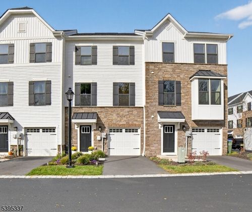 9 Saw Mill Cir, Hackettstown, NJ, 07840-1386 | Card Image