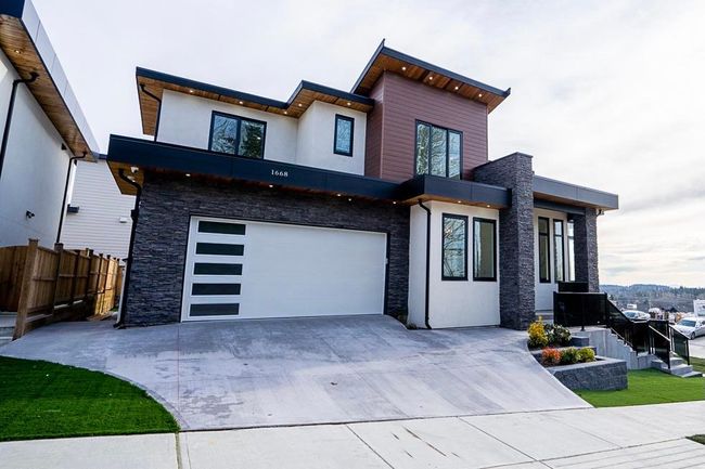 1668 166 A Street, House other with 8 bedrooms, 6 bathrooms and 6 parking in Surrey BC | Image 1