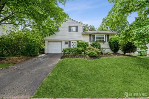 28 Price Dr, Edison, NJ, 08817-3015 | Card Image