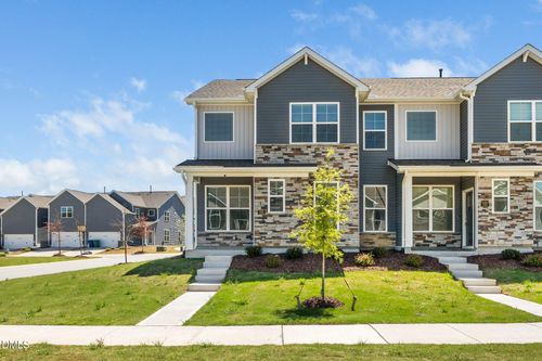 725 Andrade Dr, Fuquay-Varina, NC, 27526-3395 | Card Image