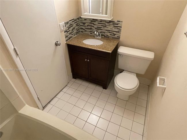 APT-206J - 6900 Sw 39 Th St, Condo with 2 bedrooms, 2 bathrooms and null parking in Davie FL | Image 21