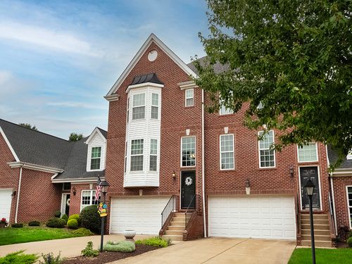 575 E Vanderbilt Drive, Adams Twp, PA, 16046 | Card Image