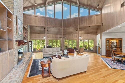 100 Silver Spur, Horseshoe Bay, TX, 78657-5638 | Card Image