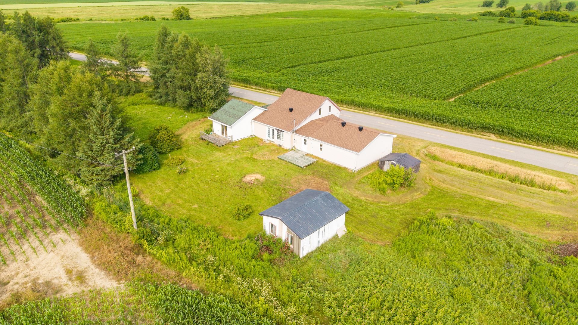 Residential in Sainte-Cécile-de-Lévrard 5