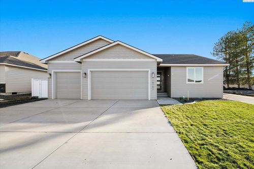 10151 W 16th Pl, Kennewick, WA, 99338-2543 | Card Image