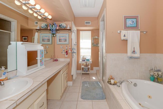 576 Sw Rustic Cir, House other with 3 bedrooms, 2 bathrooms and null parking in Stuart FL | Image 27