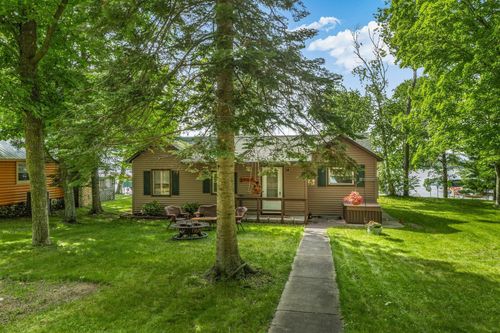 17364 Paradise Shores Rd, Brainerd, MN, 56401-2253 | Card Image