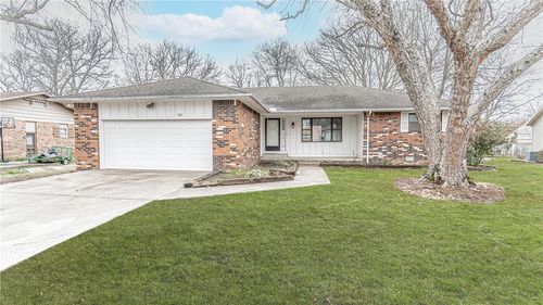 601 Valley West Dr, Rogers, AR, 72756-1767 | Card Image