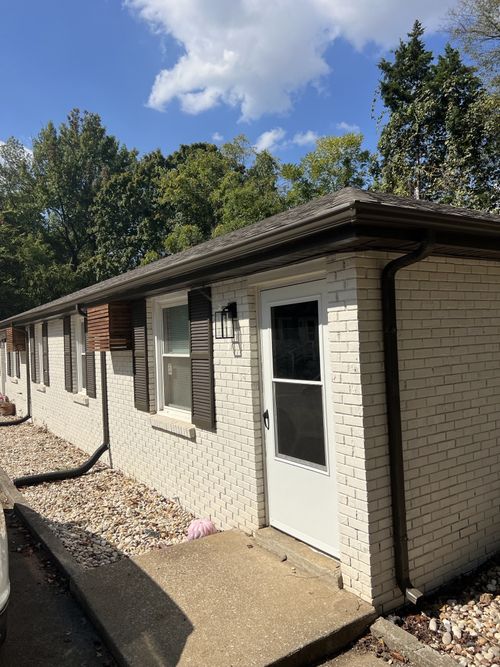 e-824 Central Ave, Clarksville, TN, 37040-4627 | Card Image