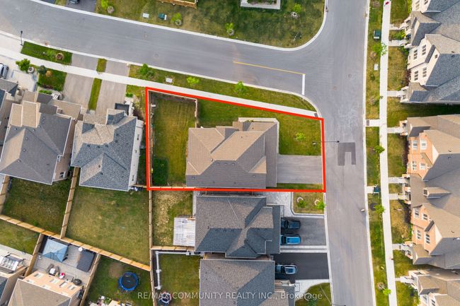 10 Hornchurch St, House other with 6 bedrooms, 5 bathrooms and 2 parking in Whitby ON | Image 5
